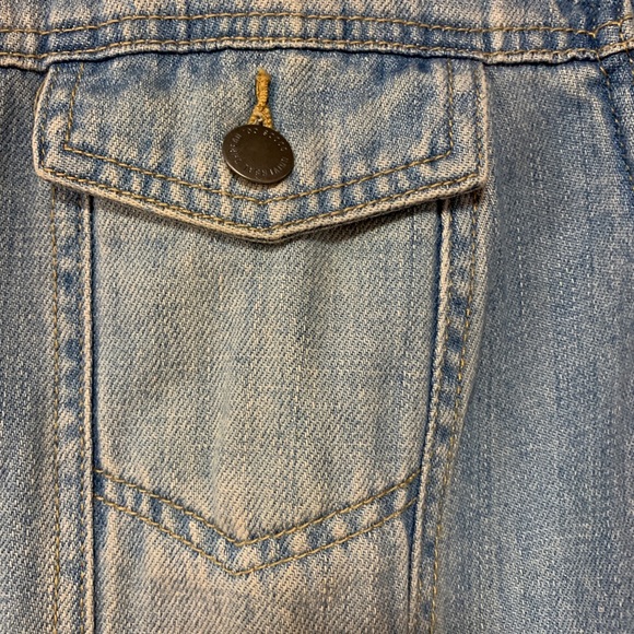 Universal Thread Freeborn Jean Jacket Light wash L - Picture 4 of 8